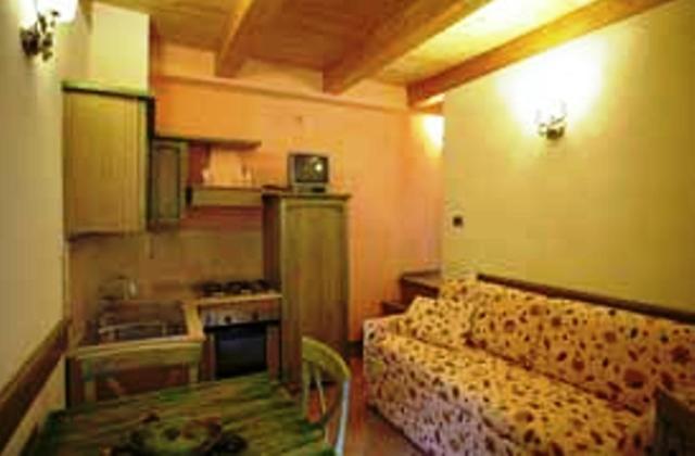 カステル・ディ・サングロ Il Postale Bed & Breakfast エクステリア 写真