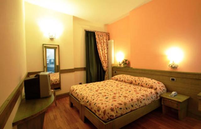 カステル・ディ・サングロ Il Postale Bed & Breakfast 部屋 写真